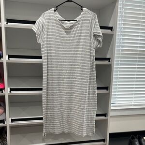 Vineyard Vines Striped Gray Dress XL